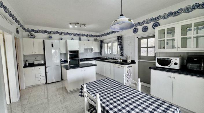 Image No.6-5 Bed Villa for sale