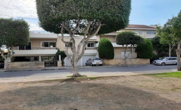 Image No.2-4 Bed Villa for sale