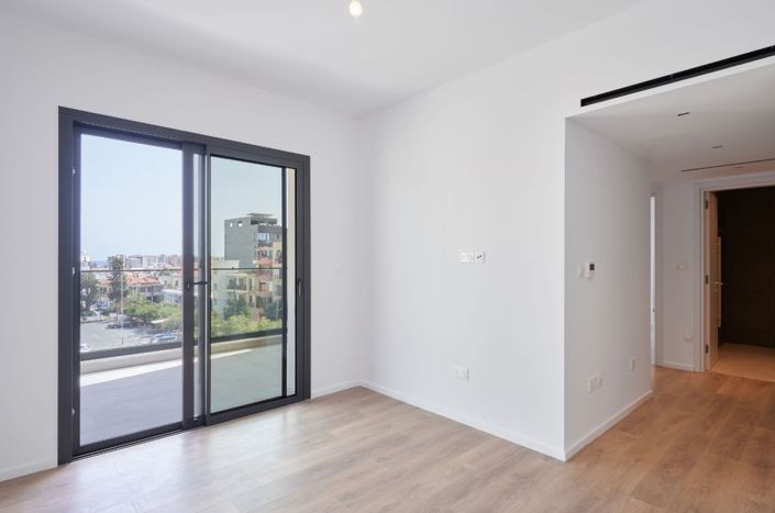 Image No.11-3 Bed Apartment for sale