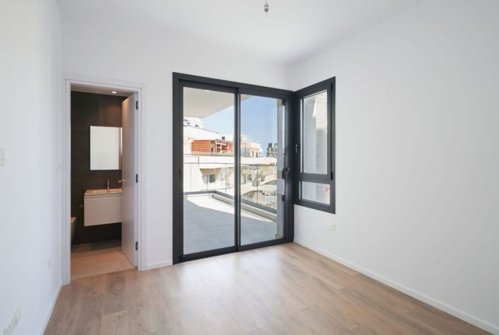 Image No.12-3 Bed Apartment for sale