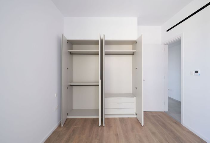 Image No.14-3 Bed Apartment for sale