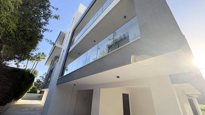 Image No.2-2 Bed Property for sale