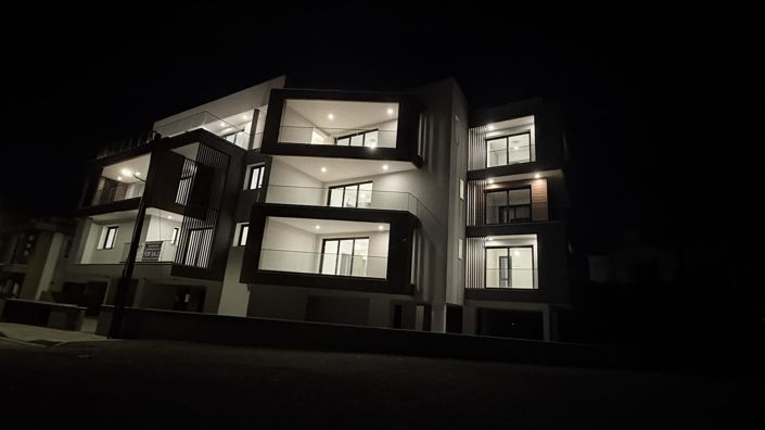 Image No.3-2 Bed Property for sale