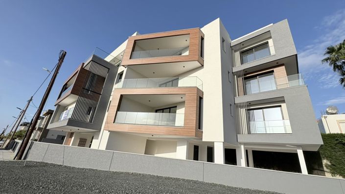 Image No.3-2 Bed Property for sale