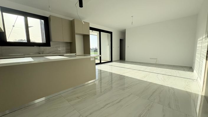 Image No.7-2 Bed Property for sale