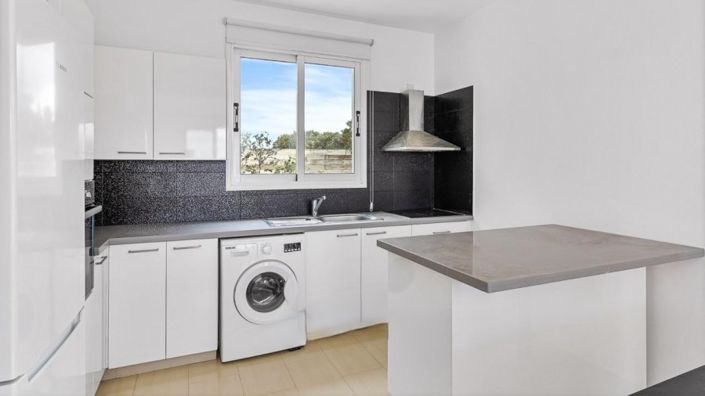 Image No.2-4 Bed Villa for sale