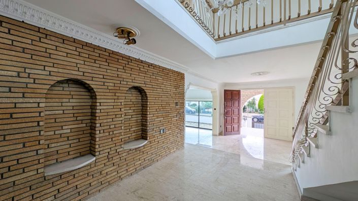 Image No.3-3 Bed Villa for sale