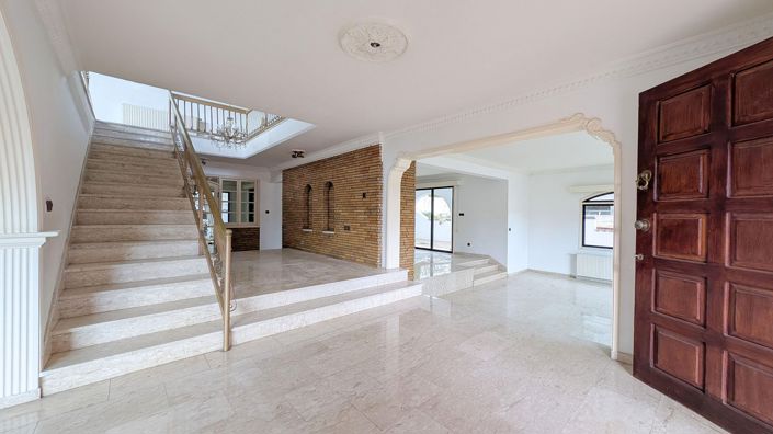 Image No.9-3 Bed Villa for sale