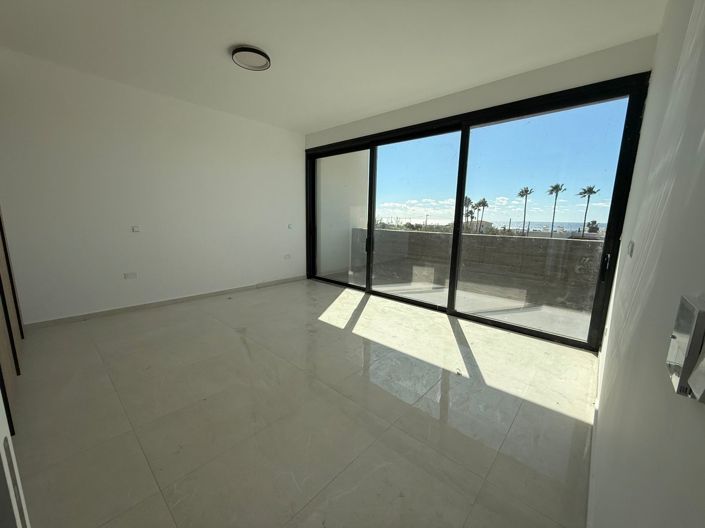 Image No.2-3 Bed Villa for sale