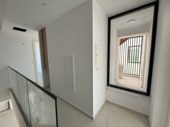 Image No.8-3 Bed Villa for sale