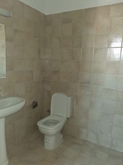 Image No.15-2 Bed Townhouse for sale