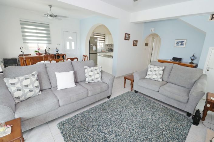 Image No.7-Villa de 4 chambres à vendre à Peyia