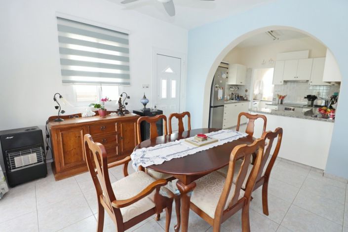 Image No.9-Villa de 4 chambres à vendre à Peyia