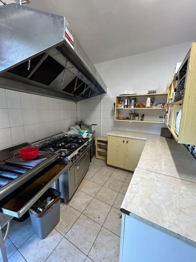 Image No.12-26 Bed Property for sale