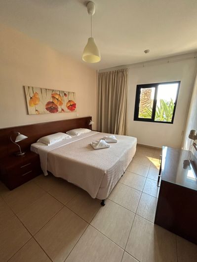 Image No.19-26 Bed Property for sale