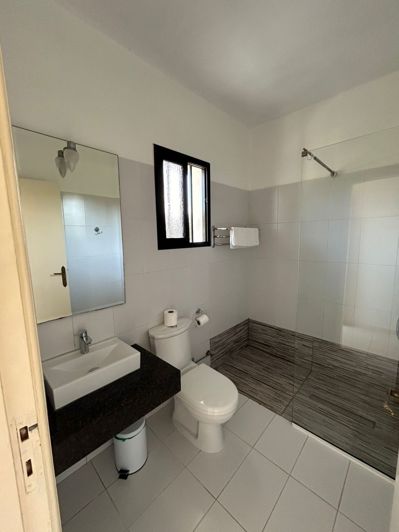 Image No.22-26 Bed Property for sale