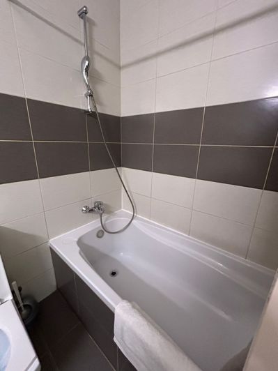 Image No.23-26 Bed Property for sale