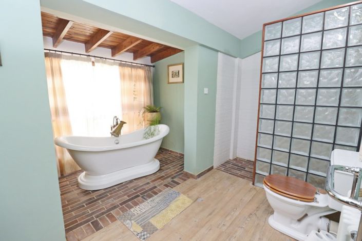 Image No.20-6 Bed Villa for sale