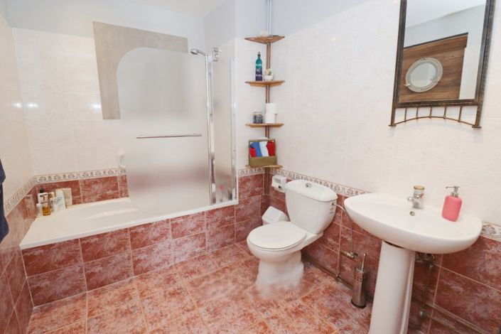 Image No.34-6 Bed Villa for sale