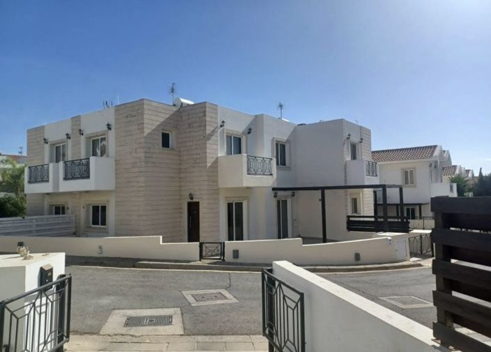 Image No.2-Villa de 4 chambres à vendre à Oroklini
