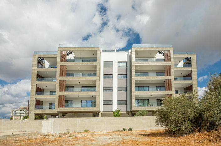 Image No.12-2 Bed Property for sale