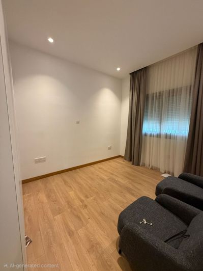 Image No.8-3 Bed Property for sale