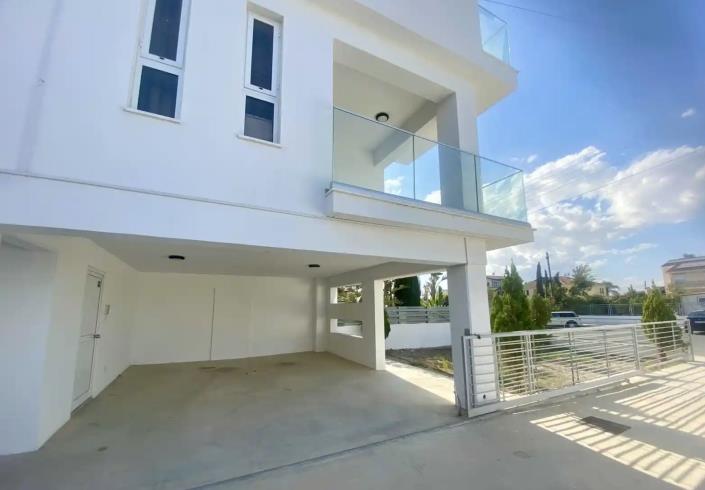 Image No.13-3 Bed Maisonette for sale