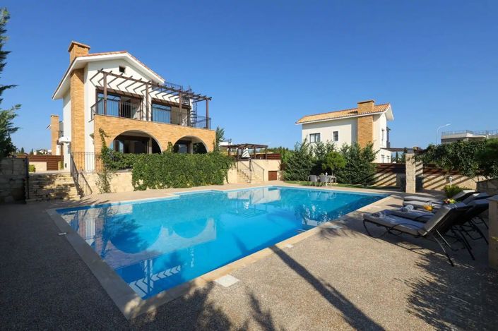 Image No.2-5 Bed Villa for sale