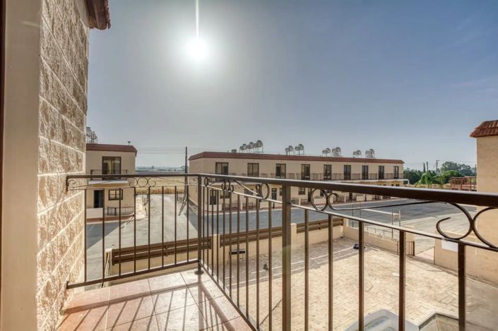 Image No.25-2 Bed Townhouse for sale