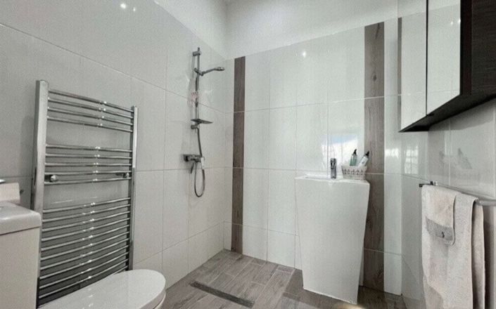 Image No.7-3 Bed Villa for sale