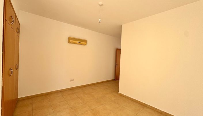 Image No.15-3 Bed Townhouse for sale