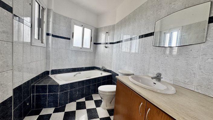 Image No.17-4 Bed Villa for sale