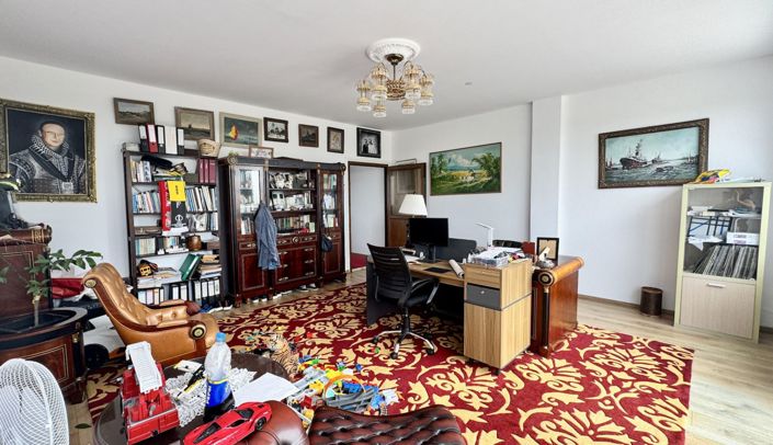 Image No.10-6 Bed Villa for sale