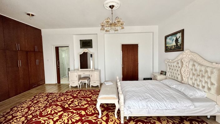 Image No.12-6 Bed Villa for sale