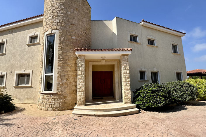 Image No.2-5 Bed Villa for sale