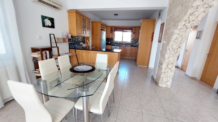 Image No.9-3 Bed Villa for sale