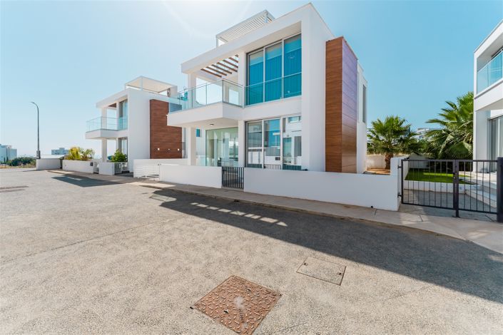 Image No.2-4 Bed Villa for sale