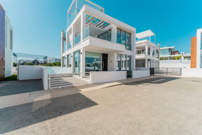 Image No.4-4 Bed Villa for sale