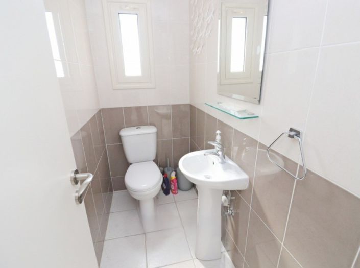 Image No.11-2 Bed Townhouse for sale