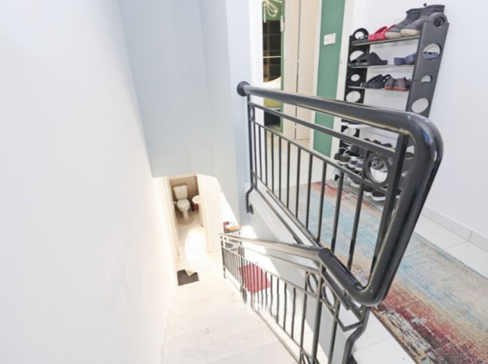 Image No.12-2 Bed Townhouse for sale