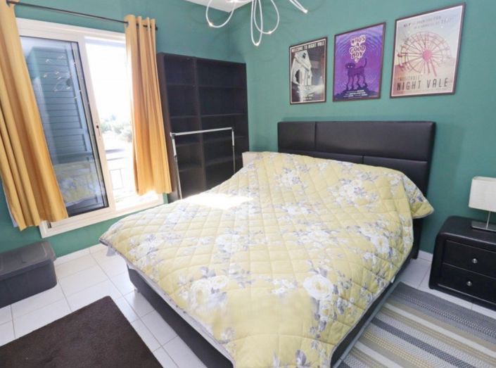 Image No.16-2 Bed Townhouse for sale