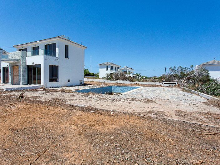 Image No.4-Propriété de 18 chambres à vendre à Paralimni