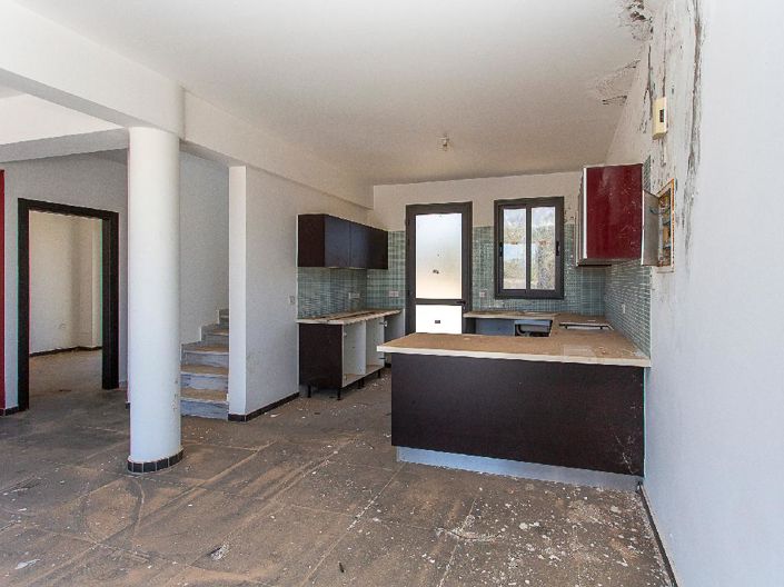 Image No.5-Propriété de 18 chambres à vendre à Paralimni