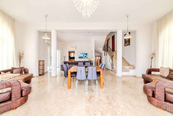 Image No.6-4 Bed Villa for sale