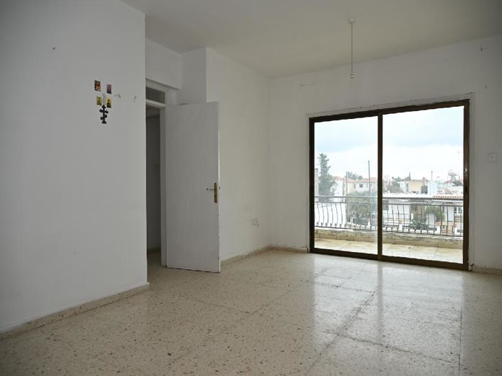 Image No.10-Propriété de 8 chambres à vendre à Kiti