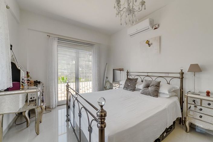 Image No.10-3 Bed Villa for sale