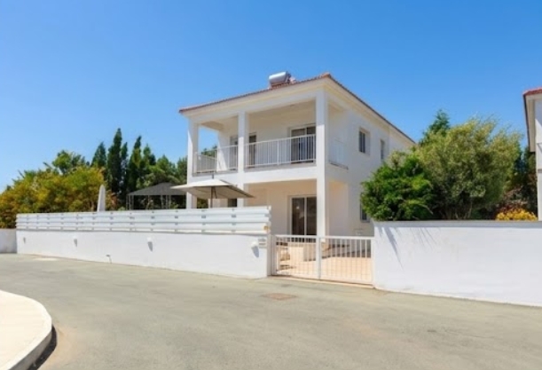 Image No.2-Villa de 4 chambres à vendre à Ayia Napa