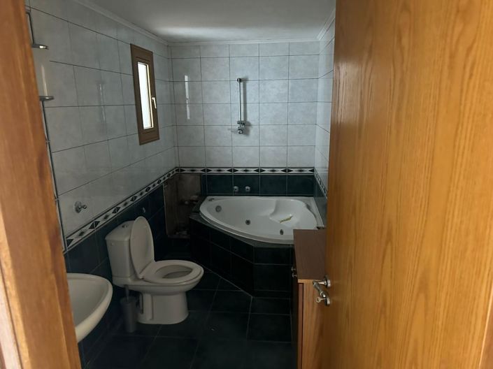 Image No.18-7 Bed Villa for sale