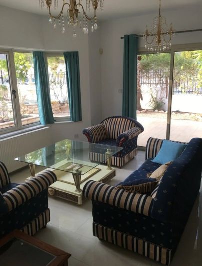 Image No.2-Villa de 5 chambres à vendre à Pyrgos