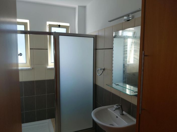 Image No.25-3 Bed Property for sale